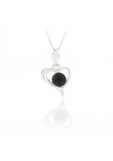 Сребърно колие Shining heart с бляскав кристал в черен цвят Сребърно колие Shining heart с бляскав кристал в черен цвят